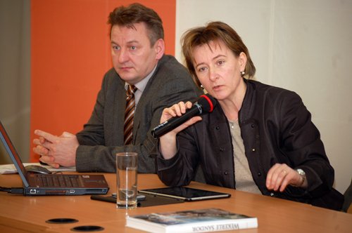 konferencia, megbeszélés konferencia, megbeszélés